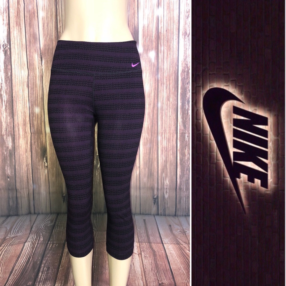 Nike Athletic Capri Small